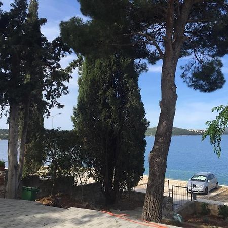 Apartament Cozy Place On The Beach Trogir Zewnętrze zdjęcie