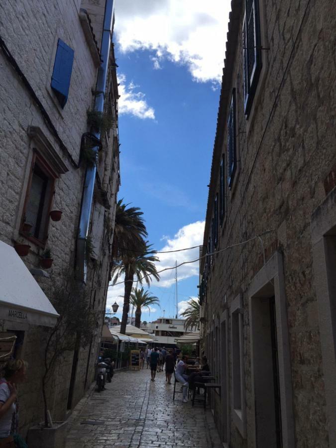 Apartament Cozy Place On The Beach Trogir Zewnętrze zdjęcie